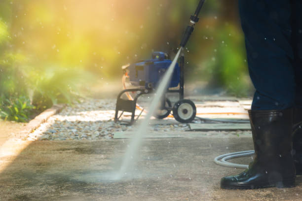 Best Pool Deck Cleaning  in Centralia, IL